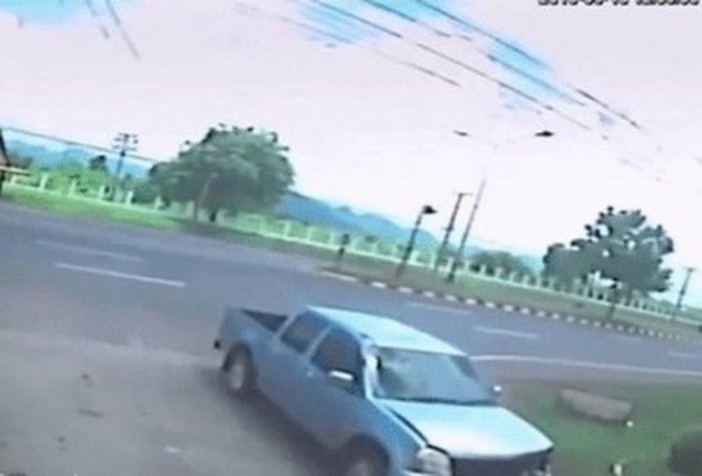 Видеокамера засне душата на моторист загинал в тежка катастрофа?