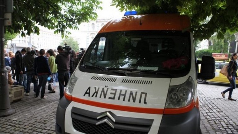 Работещи в спешната помощ протестират: „Не искаме пари, а сигурност“ (ВИДЕО)