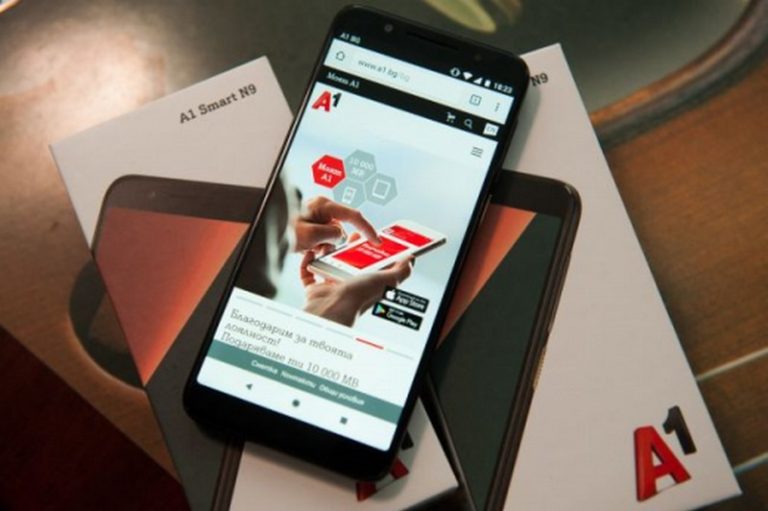 А1 представя първия си собствен смартфон