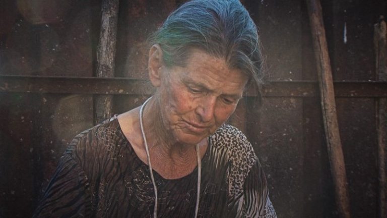 Баба Дора по-тъжна от всякога, не може да прежали стадото си