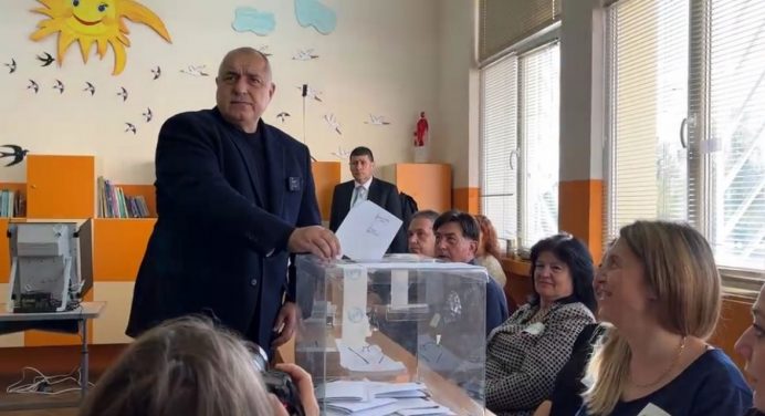 Бойко Борисов гласува: „Днес е лесно. От утре става трудно“, каза той (ВИДЕО)