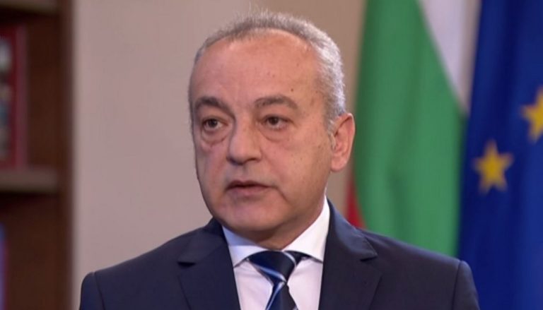 Гълъб Донев ще уважи крал Чарлз III и ще отиде на коронацията му