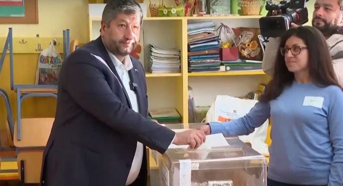 Христо Иванов: Гласувах за това България да излезе от тази безпътица и политическа криза (ВИДЕО)