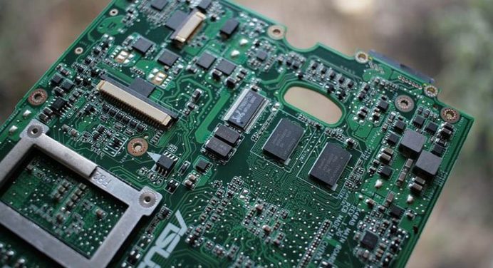 Ще намали ли Samsung производството на чипове след прогнози за огромен спад в печалбите на компанията?