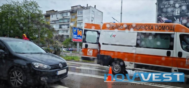 Трагично: Мъж почина в колата си, докато чака на светофар