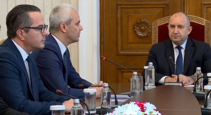 Костадинов към Радев: Понякога стабилността може да е стабилност на мизерията, упадъка, разрухата и деградацията (ВИДЕО)