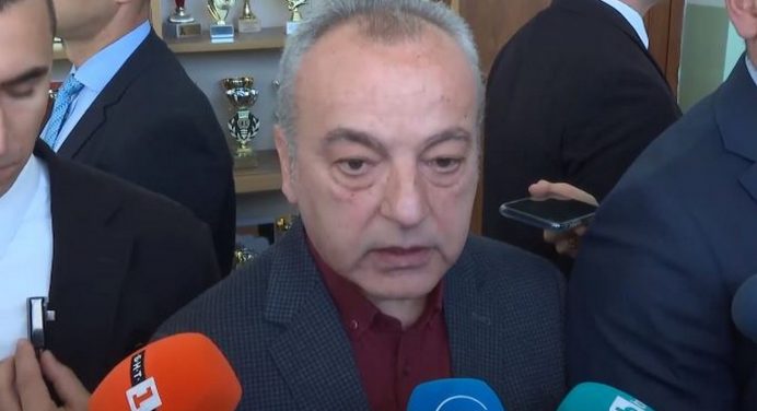 Гълъб Донев даде своя глас: Гласувах за това днес избирателите и избраните да са на една и съща страна (ВИДЕО)