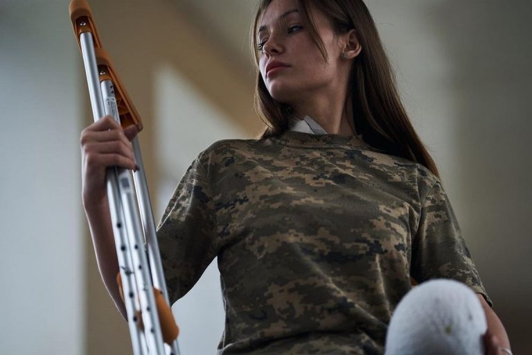 Само на 18 години Руслана става доброволец: Губи крака си на фронта, но продължава да се бори (СНИМКИ)