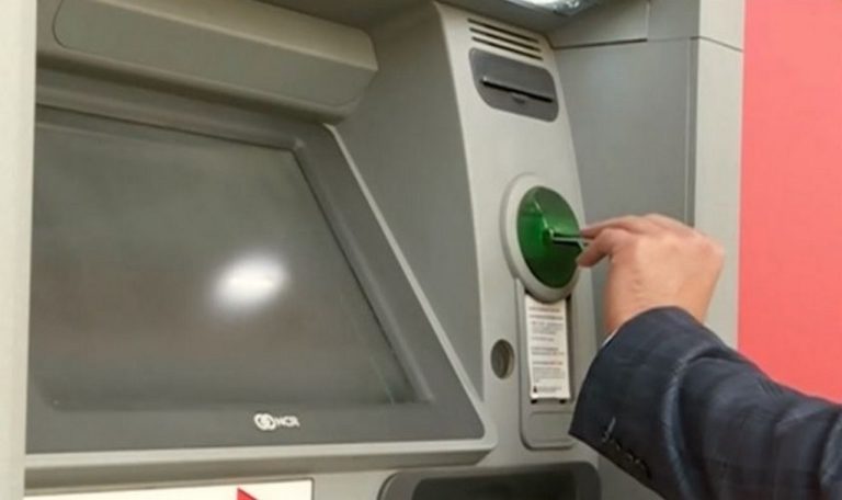Банкомати в Румъния били заредени с банкноти менте
