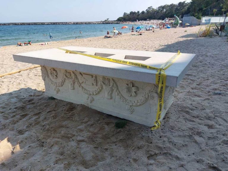 Античен саркофаг е намерен във Варна