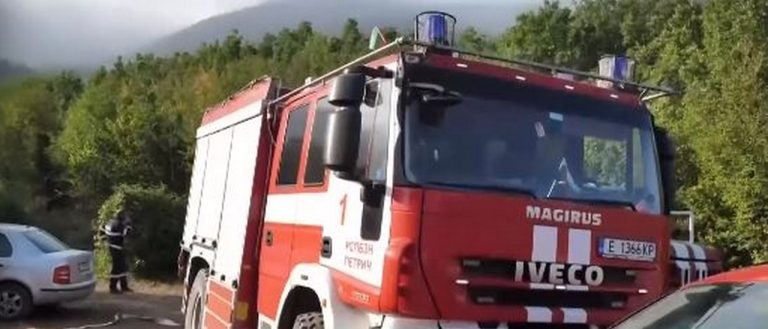 Експлозии попречиха на битката с пожара на гръцката граница