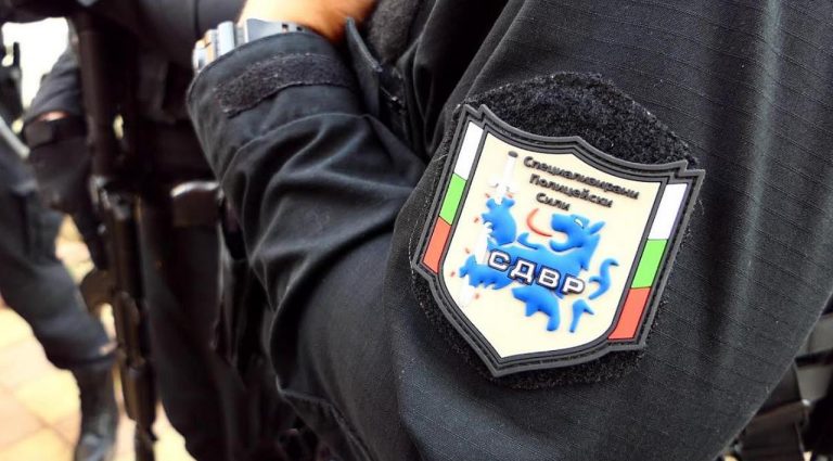 Полицейска акция в ромски махали: Строг контрол на пътя