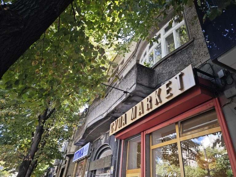 Варна: Срутване на историческа сграда разкрива порочни строителни практики