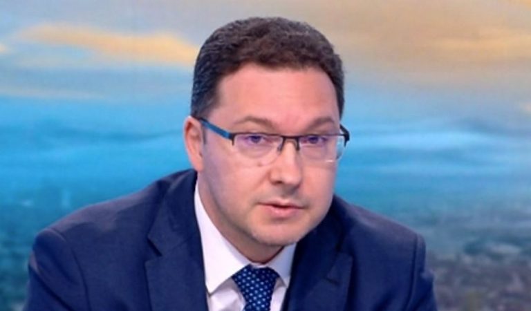 Митов атакува Радев: Доживотно отнемане на книжки за рецидивисти
