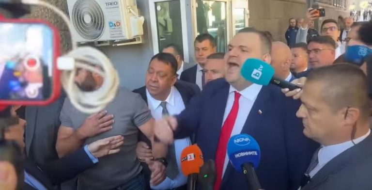 Пеевски и Василев: Остра схватка пред парламента, обвинения за корупция и наркотици