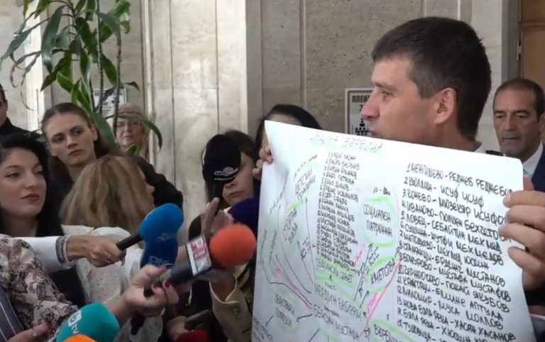 Пеевски демонстрира сила: Коцев остава в ареста, твърди Михайлов