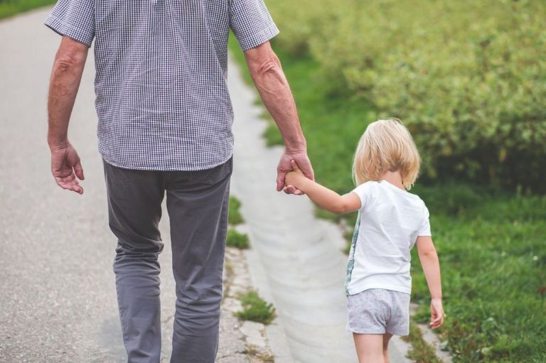 Родителите ще работят на непълно време и дистанционно през лятната ваканция – парламентарно решение за деца до 12 години
