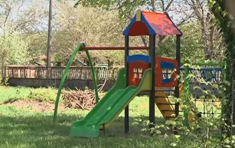 Родители обвиняват директорка на детска градина в тормоз над деца