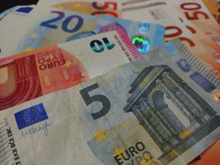 От 27 април 2026 г. се променят таксите за издаване на лични документи