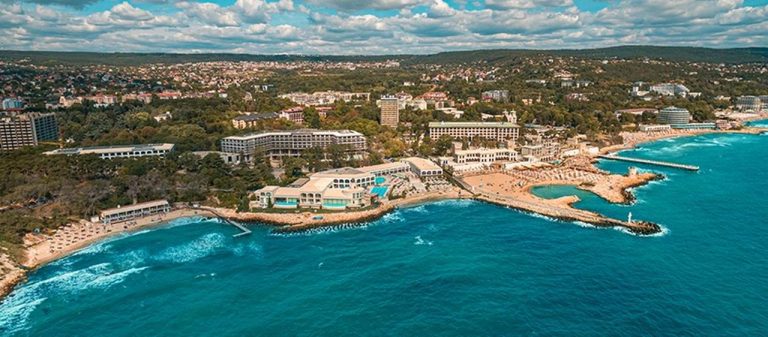 НСИ отчита 17% ръст на приходите в туризма, очаква се повече туристи през летния сезон 2026