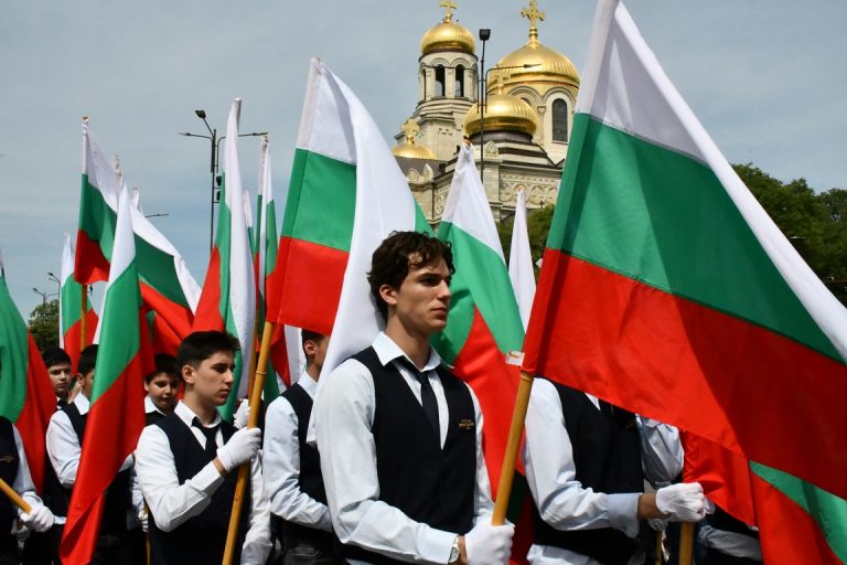 Неделя с променлива облачност, краткотрайни дъждове и температури до 24°