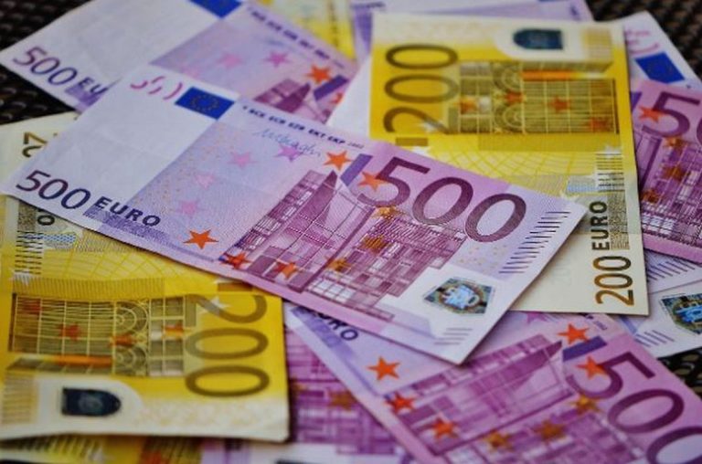 Софийската прокуратура задържа двама за кражба на 100 000 евро от автокъща