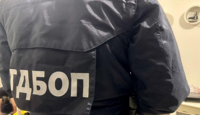 ГДБОП разкри незаконно производство на облекла с чужди търговски марки в Дупница
