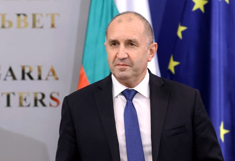 Румен Радев назначи нови заместник-министри в три ведомства