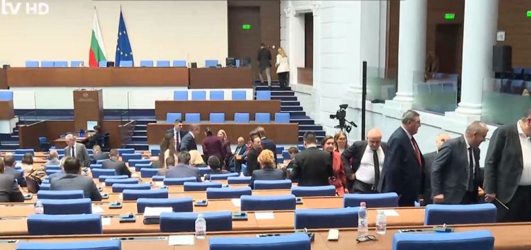 „Прогресивна България“ предлага драстични промени в парламентарния правилник, които ограничават правата на депутатите