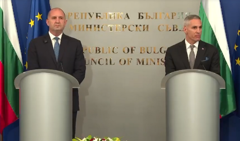 Андрей Гюров предаде властта на Румен Радев
