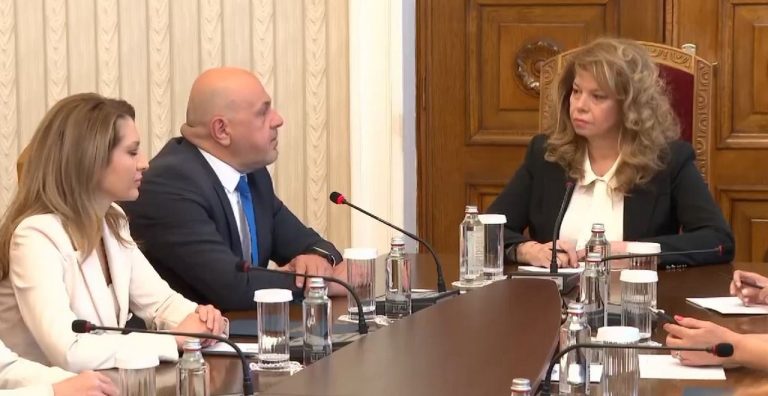ГЕРБ-СДС на консултации при президента за ролята на опозицията в 52-рото НС