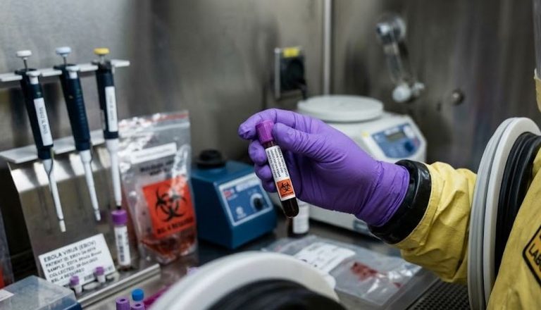 Случаят с ебола във Франция не носи риск от разпространение в Европа