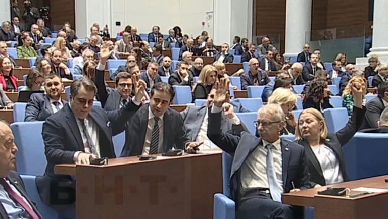Бюджет 2026 предизвика остър сблъсък и взаимни обвинения в парламента