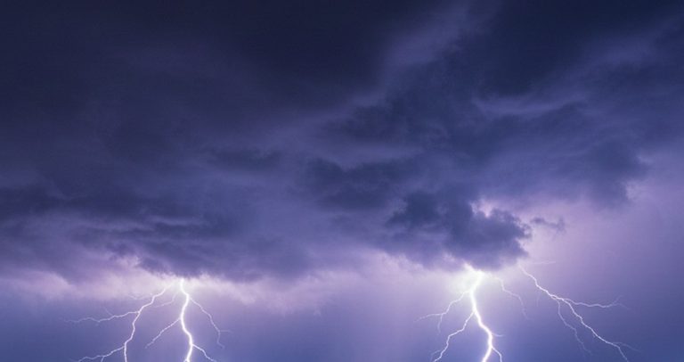 Слънчев и топъл старт на седмицата, а във вторник идват краткотрайни бури