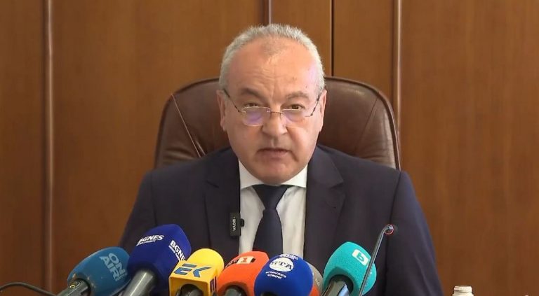 Бюджет 2026 предвижда по-високи осигуровки, нови такси и мерки за свиване на дефицита