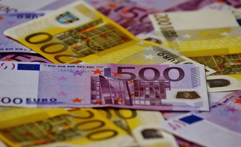 БНБ отчита ръст на ипотеките, а експертите предупреждават за риск при потребителските кредити