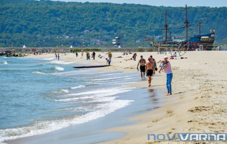 Слънчево и горещо време на 30 юли, идеални условия за море