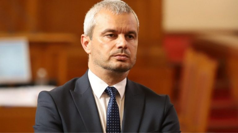 Костадинов: Радев ни вкарва във война след обещание за нормализация с Москва