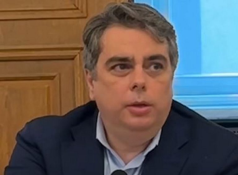 Асен Василев призова Илияна Йотова да наложи вето върху Бюджет 2026