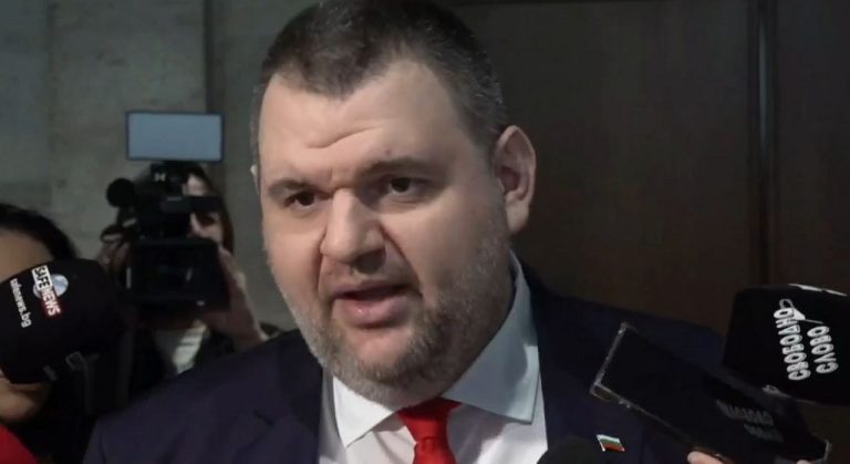 ДПС подкрепя разполагането на до осем американски самолета-цистерни в „Безмер“