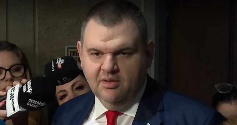 Пеевски обвини Демерджиев в незаконно следене заради данни за частни полети