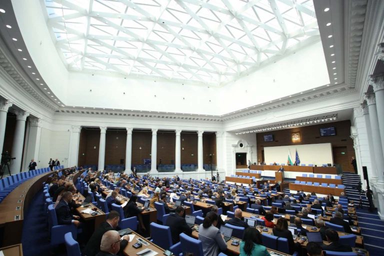 Народното събрание одобри преместването на американски военни самолети в „Безмер“
