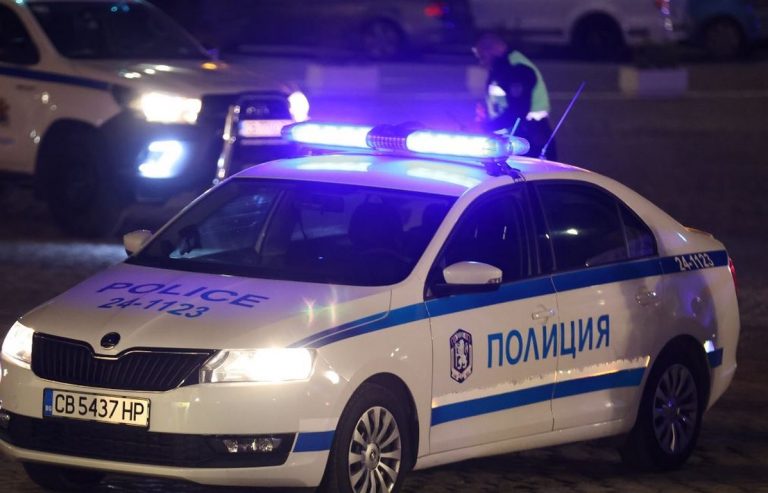 18-годишен шофьор катастрофира край Павликени, момиче е в критично състояние