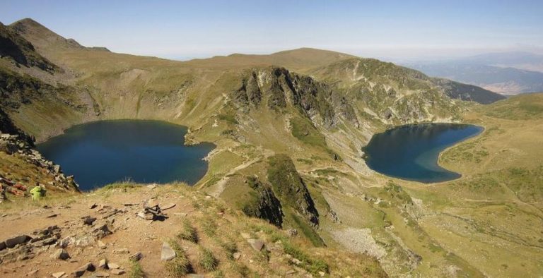 Чуждестранни туристи санкционирани за влизане във водата на Рибното езеро в Рила