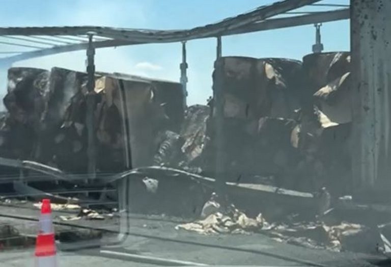 Пожар на тир блокира АМ „Тракия“ в посока Бургас