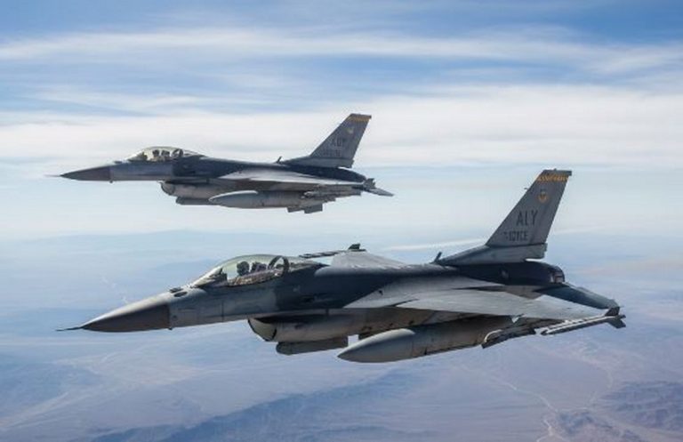 Румъния вдигна F-16 след засечени въздушни цели край границата с Украйна