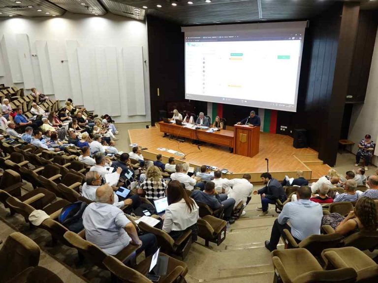 Общинският съвет във Варна обсъжда осем точки за спорт, култура, болници и „Градски транспорт“