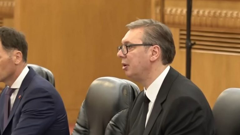 Сърбия отива на предсрочни избори на 25 октомври след масови протести
