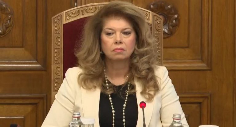 Йотова обмисля свикване на КСНС заради взривове и ескалация на конфликтите