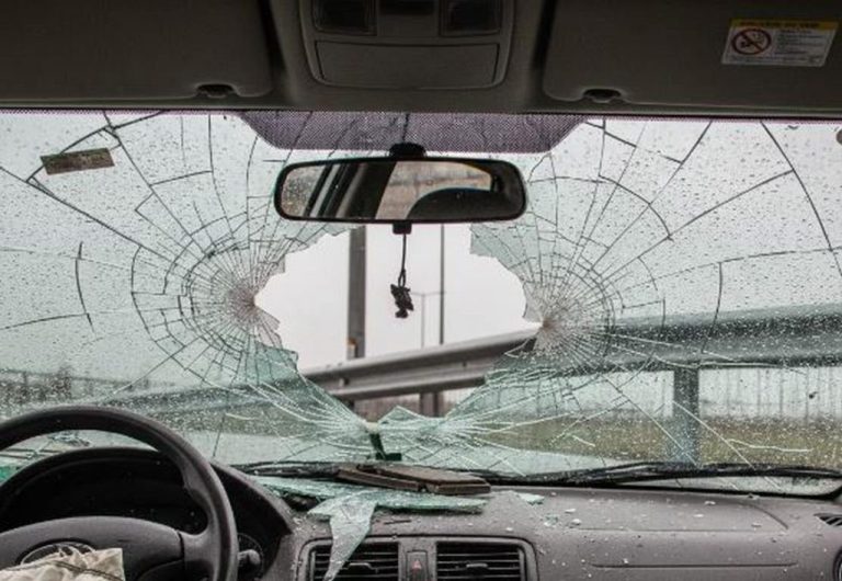 Пътят Русе-Бяла е затворен след сблъсък между два автомобила